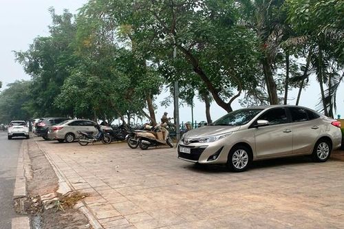 Vi phạm trật tự đô thị bủa vây Hồ Tây
