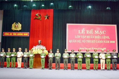 123 học viên hoàn thành tập huấn điều lệnh, quân sự, võ thuật CAND