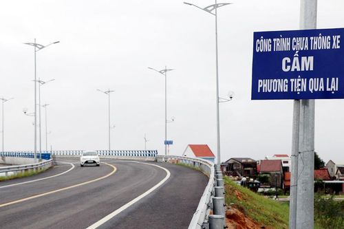 'Cầu xây xong đã lâu'...