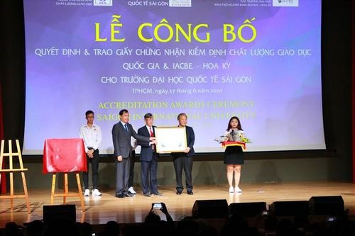 Trường đại học đua nhau kiểm định nước ngoài