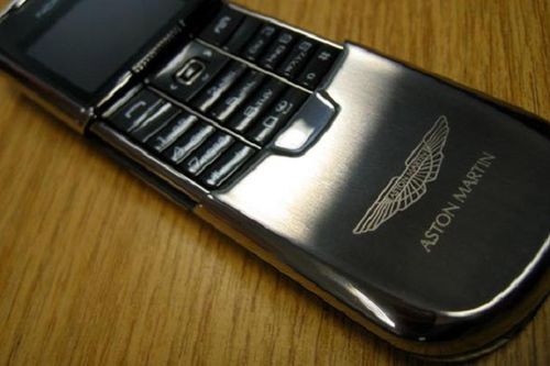 Smartphone của những 'ông lớn' xe hơi xịn xò như thế nào?