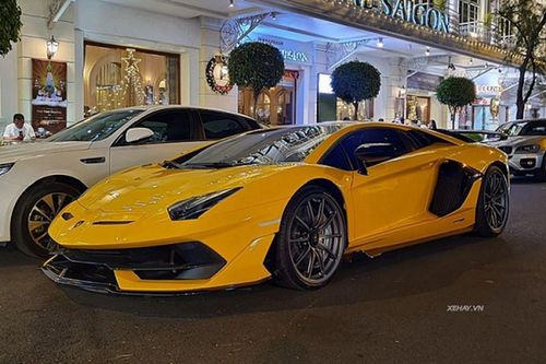 Lamborghini Aventador SVJ hơn 50 tỷ đồng tại Việt Nam độ 'đồ chơi'