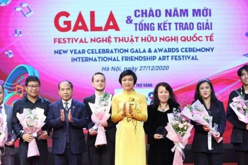 Ấn tượng đêm Gala Liên hoan nghệ thuật hữu nghị quốc tế tại Hà Nội