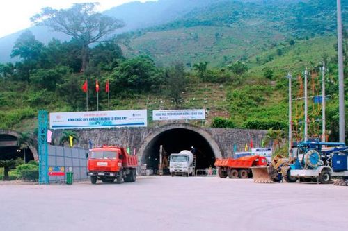 Tháo gỡ khó khăn, sớm đưa công trình mở rộng hầm Hải Vân vào khai thác