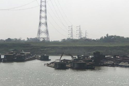 Phú Thọ: Các doanh nghiệp tiếp tục được khai thác cát trên sông Lô, sông Chảy