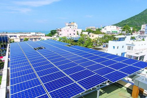 Tạm ngừng đấu nối điện mặt trời mái nhà