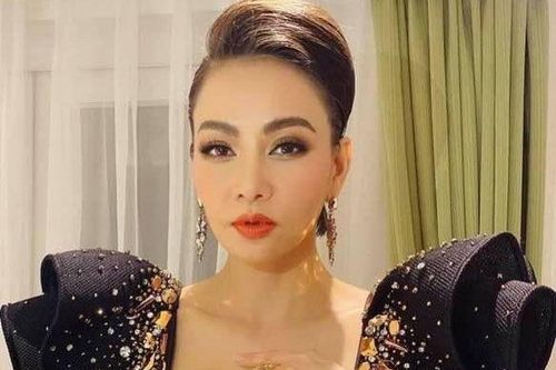 Thu Minh đáp trả cực kỳ 'thâm thúy' khi có người nói cô 'gớm' vì mang bỉm dơ của con đi ngửi