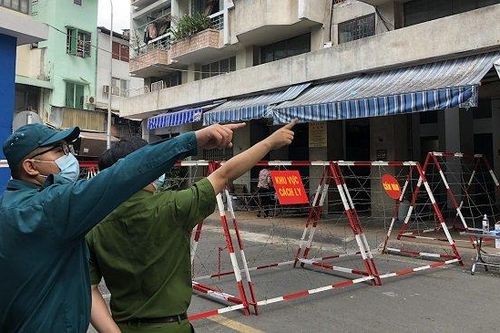 Thêm bệnh nhân dương tính Covid-19, cách ly 72 hộ chung cư ở quận 5