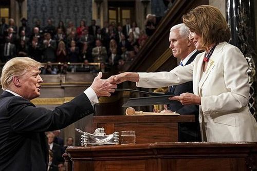 Lần hiếm hoi Chủ tịch Hạ viện Mỹ Nancy Pelosi đồng tình, ủng hộ TT Trump