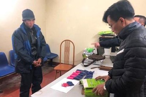 Bắt tội phạm ma túy mang theo vũ khí 'nóng'