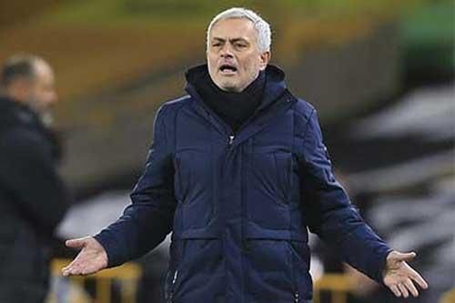Mourinho chỉ trích học trò sau trận Tottenham hòa Wolves