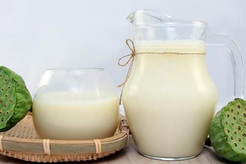 Cách làm sữa hạt sen béo ngậy giúp ngủ ngon
