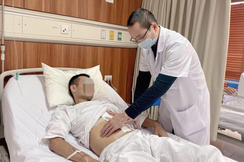 Tưởng bụng to vì hay uống nước ngọt nào ngờ mang khối u khổng lồ