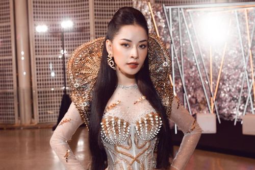 Ồn ào liên tục bủa vây, Chi Pu vẫn vượt mặt Hòa Minzy, Ngọc Trinh nhận giải Nữ nghệ sĩ ấn tượng của năm
