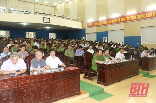 Kiên quyết đấu tranh với tội phạm ma túy
