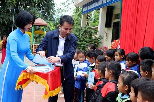 Chia sẻ yêu thương