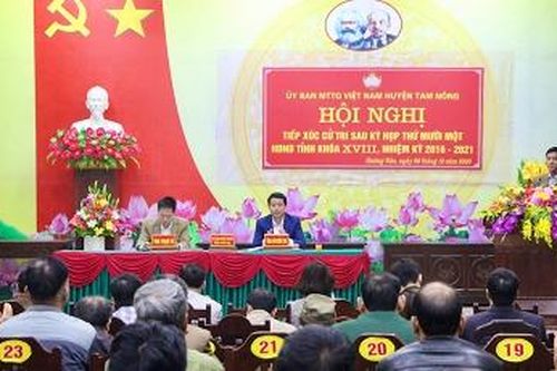 Đại biểu HĐND tỉnh tiếp xúc cử tri sau kỳ họp thứ Mười một