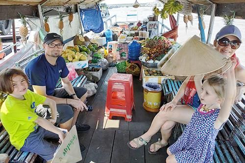 Thương mại và dịch vụ tăng trưởng cao trong những tháng cuối năm
