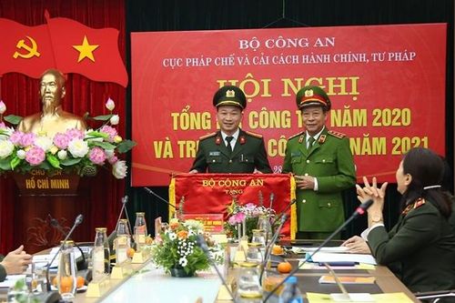 Xây dựng đội ngũ cán bộ pháp chế tinh thông nghiệp vụ, giàu kinh nghiệm thực tiễn