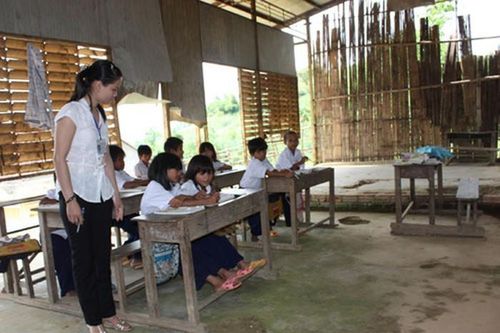 Giáo viên ngậm ngùi 20 năm dạy học chưa một lần được thưởng Tết