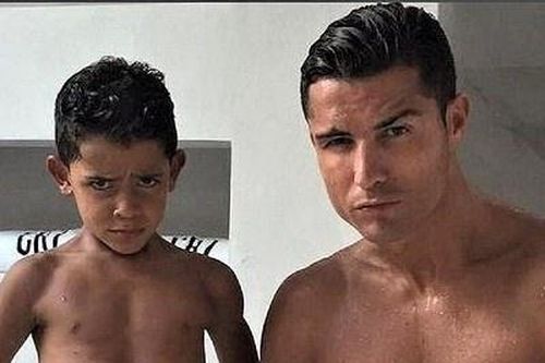 Ronaldo không ép con trai nối nghiệp cầu thủ