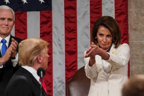 Lần hiếm hoi đảng Dân chủ đứng về phía Tổng thống Trump