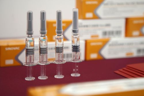 Cả thế giới nghi ngờ chất lượng vaccine Trung Quốc