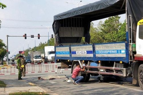 Tai nạn giao thông mới nhất hôm nay 29/12: Nam sinh bị kéo lê trên đường trước khi tử vong dưới bánh xe tải
