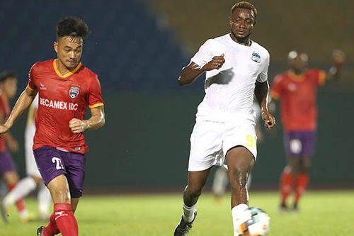 HAGL 'chấp' ngoại binh khiến HLV Kiatisuk khó
