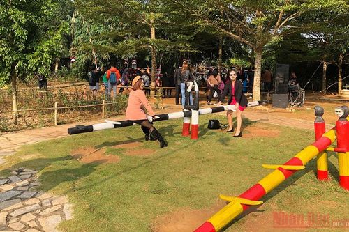Đón năm mới với chợ phiên vùng cao ở Làng Văn hóa