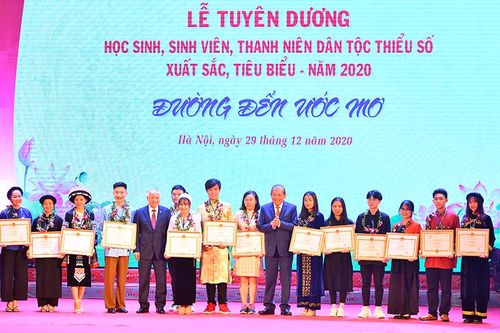 Tuyên dương 145 học sinh, sinh viên và thanh niên dân tộc thiểu số tiêu biểu