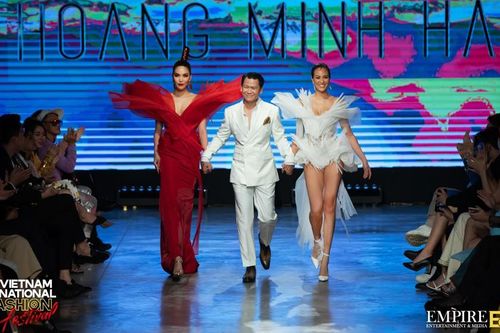 13 nhà thiết kế, 400 người mẫu trình diễn tại Vietnam International Fashion Festival