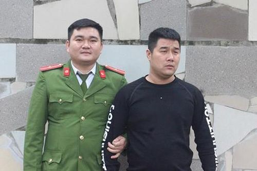 Dùng điện thoại 'nhái' lừa đảo chiếm đoạt hàng trăm triệu đồng