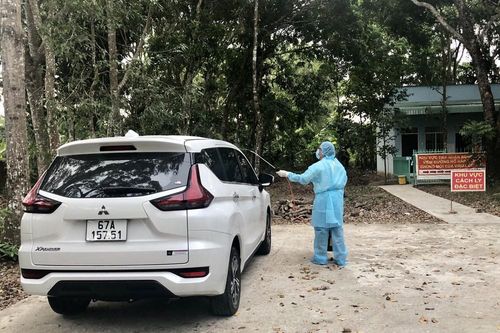 Tài xế chở bệnh nhân 1440: Đi lại kín mít, âm tính lần 1 với SARS-CoV-2