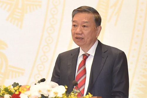 Bộ trưởng Công an: Hàng trăm người xuất nhập cảnh bất hợp pháp mỗi ngày