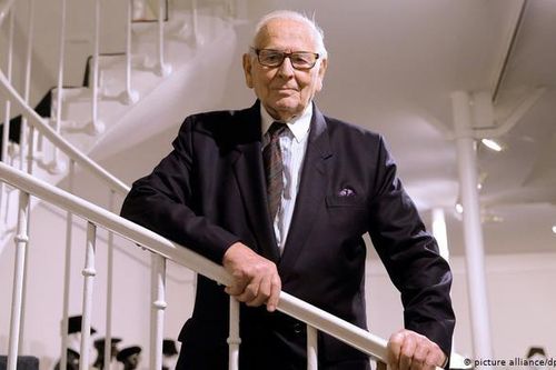 Nhà thiết kế thời trang lừng danh Pierre Cardin qua đời
