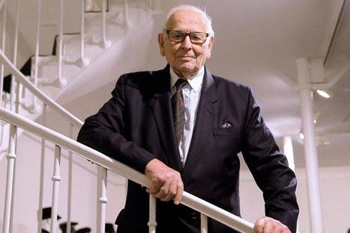 Biểu tượng thời trang Pháp Pierre Cardin qua đời ở tuổi 98
