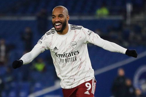 Siêu dự bị Lacazette giúp Arsenal hạ Brighton