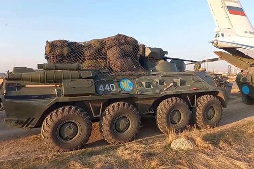 Quân tiếp viện Nga đổ vào miền Bắc Syria khi các tay súng do Thổ Nhĩ Kỳ hậu thuẫn đe dọa thị trấn quan trọng