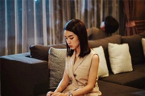 Về thăm chồng cũ và các con, tôi bàng hoàng chết điếng khi thấy chảo gà rán nóng hổi trên bếp