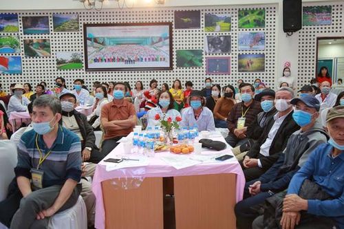 CLB bệnh nhân ghép tế bào gốc truyền cảm hứng cho người bệnh