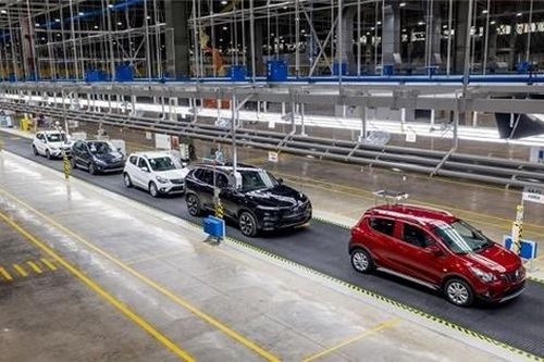 Dừng giảm 50% phí trước bạ ô tô sản xuất trong nước
