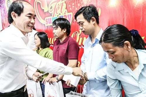 Tập trung chăm lo Tết cho đoàn viên và người lao động