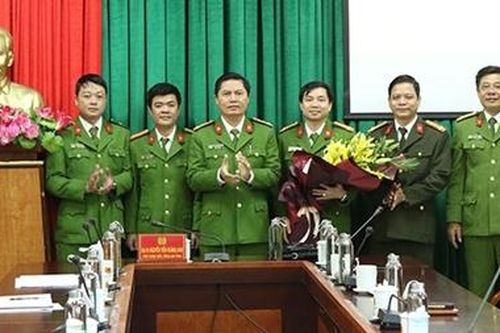 Thưởng ban chuyên án vụ bắt ma túy, thu giữ hơn 2.500 viên ma túy tổng hợp