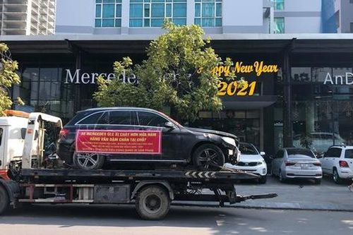 Chủ xe Mercedes GLC bị cháy 'khóc ròng' vì không ai nhận trách nhiệm sửa chữa