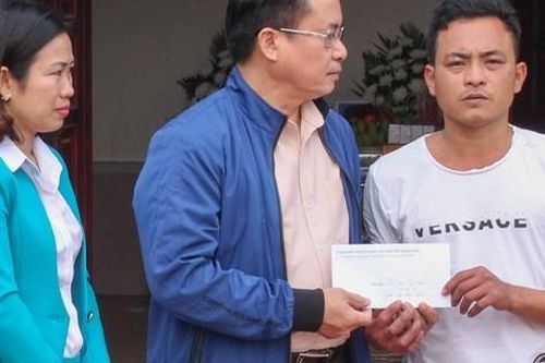 Đau lòng: Ông nội phát hiện 2 cháu ruột sinh đôi chết đuối trong bể nước