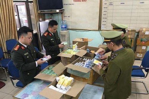 Hà Nội: Phát hiện hơn 8.000 điếu thuốc lá điện tử không hóa đơn chứng từ