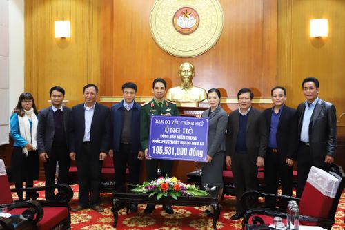Kịp thời động viên, hỗ trợ những gia đình chịu thiệt hại do mưa lũ