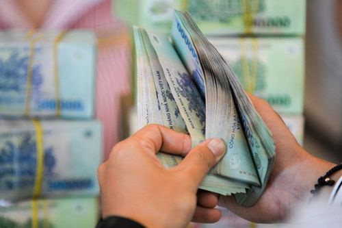 Thấp thỏm chờ thưởng Tết