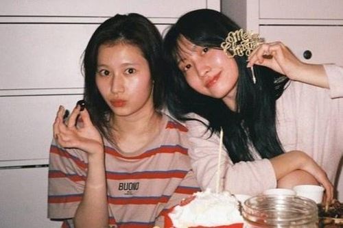 Mặt mộc của Sana (TWICE)